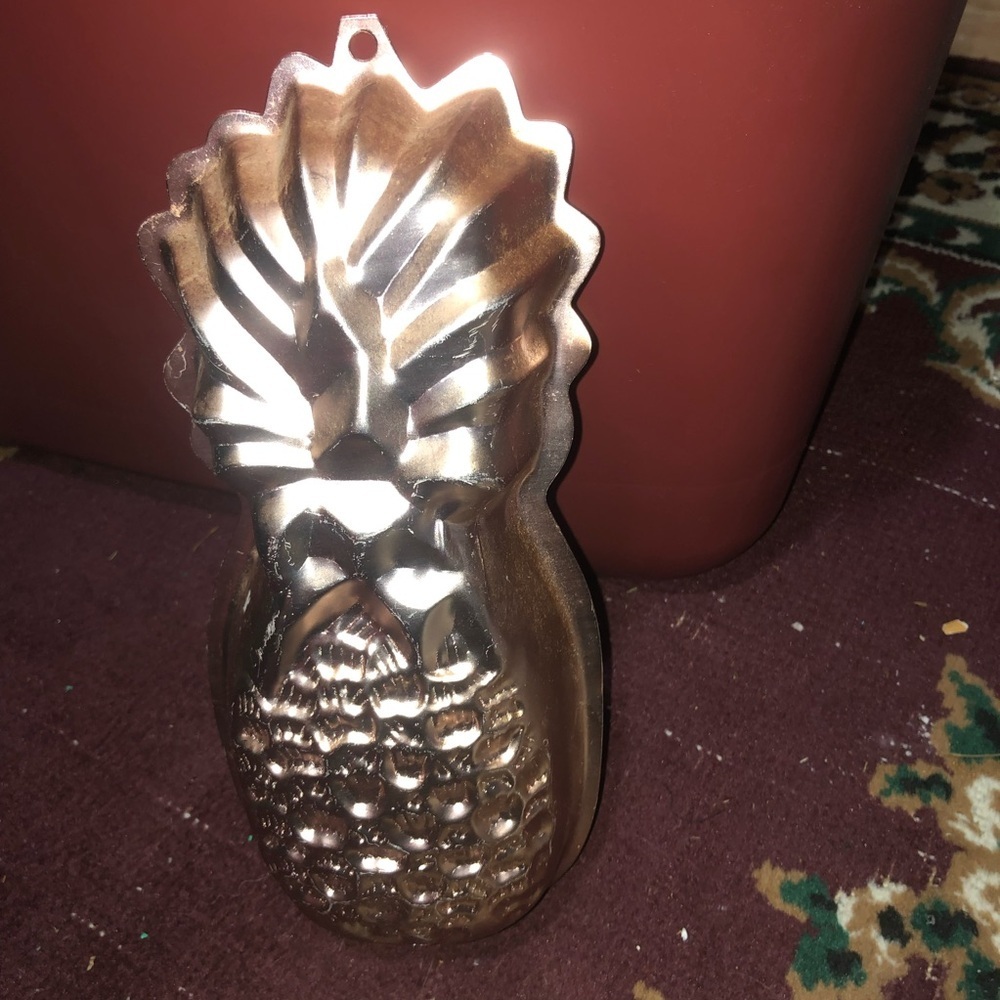 Shiny Copper Pineapple jello mold- wall hanging, collectors item vintage 1960s